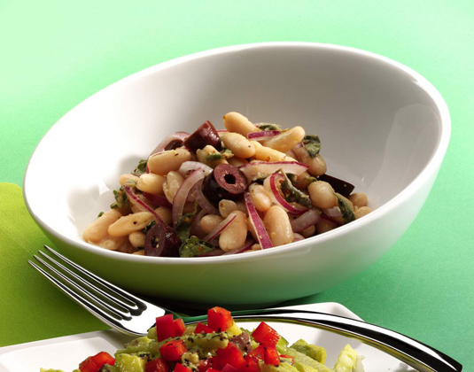 白インゲン豆のサラダ、ギリシャ産オリーブとマスタードワインのビネグレットソース