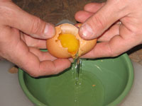 卵を割る方法