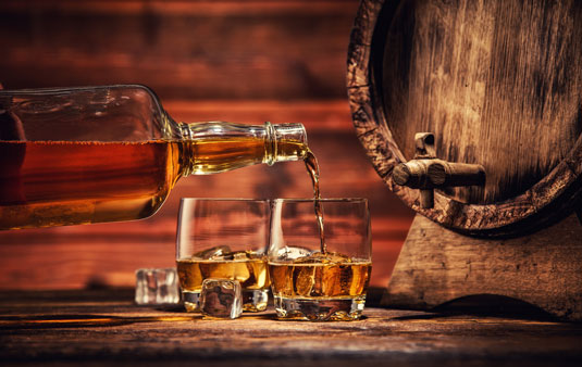 ケトにやさしいアルコール飲料