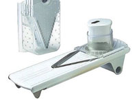 マンドリンを使って野菜をスライスする方法