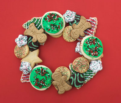あなたのクリスマスパーティーのためのクッキーリースの目玉を作る