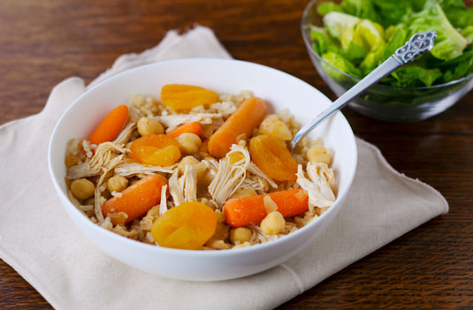 スロークッカーモロッコアプリコットチキンレシピ