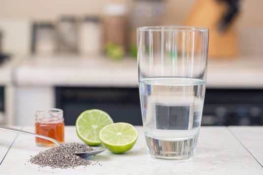 チアシードで健康的な飲み物を作る方法